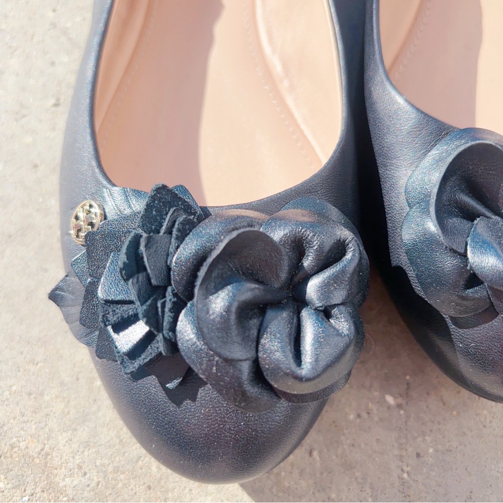 Tory Burch FLOWER Black Patent BALLET FLATS Size 8.5 - Picture 5 of 9